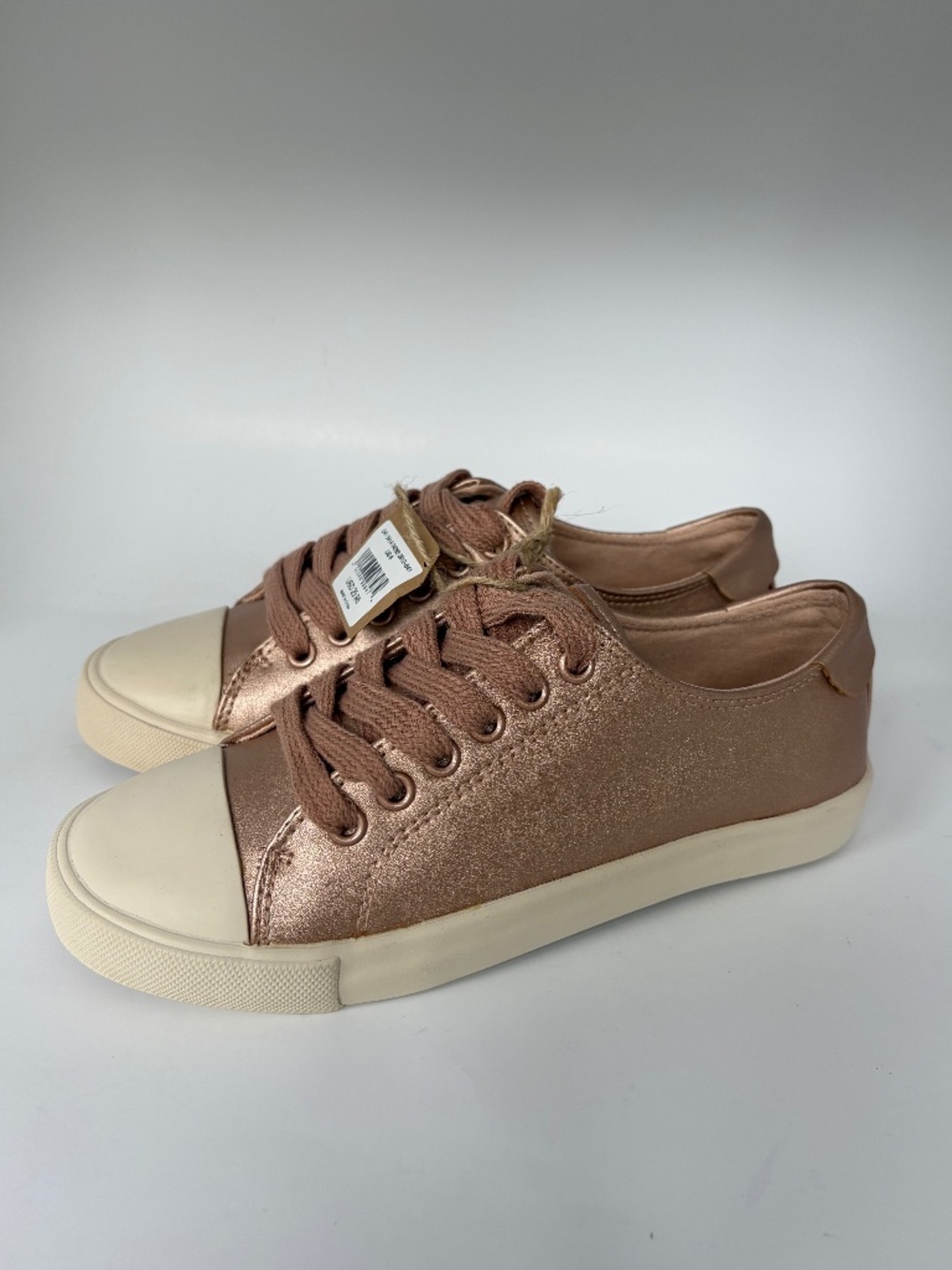 American Eagle Skylar Rose Gold Metallic Low-Top Sneaker, Size 6 - NWT